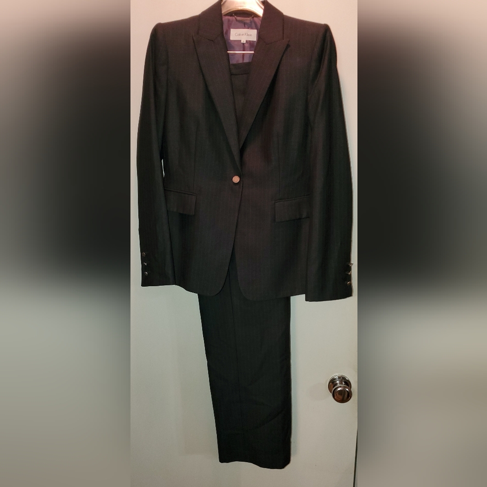 Womens Calvin Klein Dark Charcoal Womens Size 6 Suit